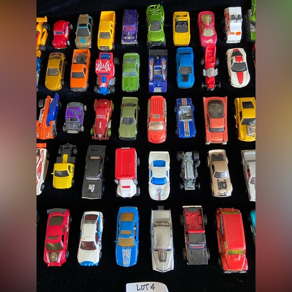Lot 4 - 50 HOT WHEELS die cast CARS Various ages USED Toy Box Condition READ - Picture 3 of 10